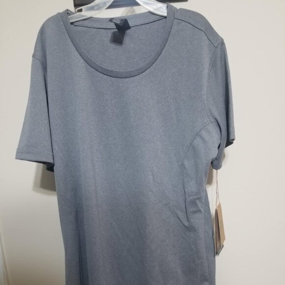 Stormtech NWT Grey Athletic Shirt Medium Top Fitted Activewear Sporty Dry - Picture 4 of 6